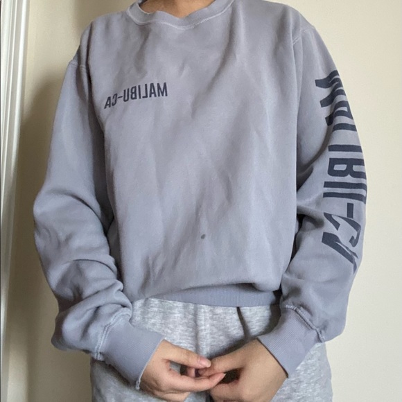 Brandy Melville Pullover Crewneck - Picture 7 of 12